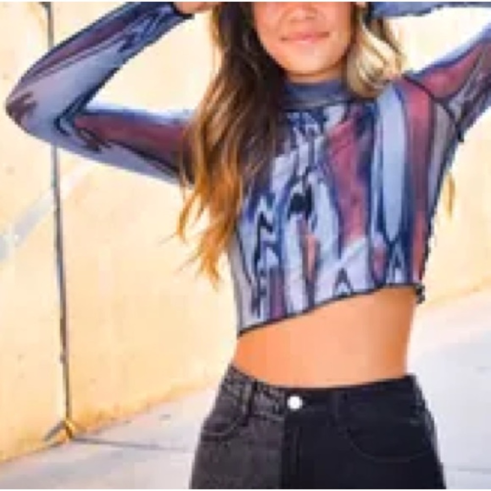 NWOT - Ignited Flames Marbleized Mesh Mock Neck Top